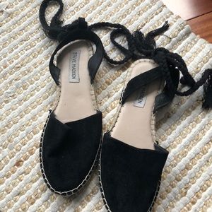Espadrilles closed toe tie up flats